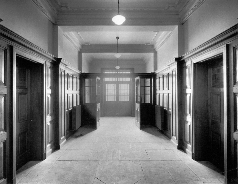 1936 - Main entrance hall